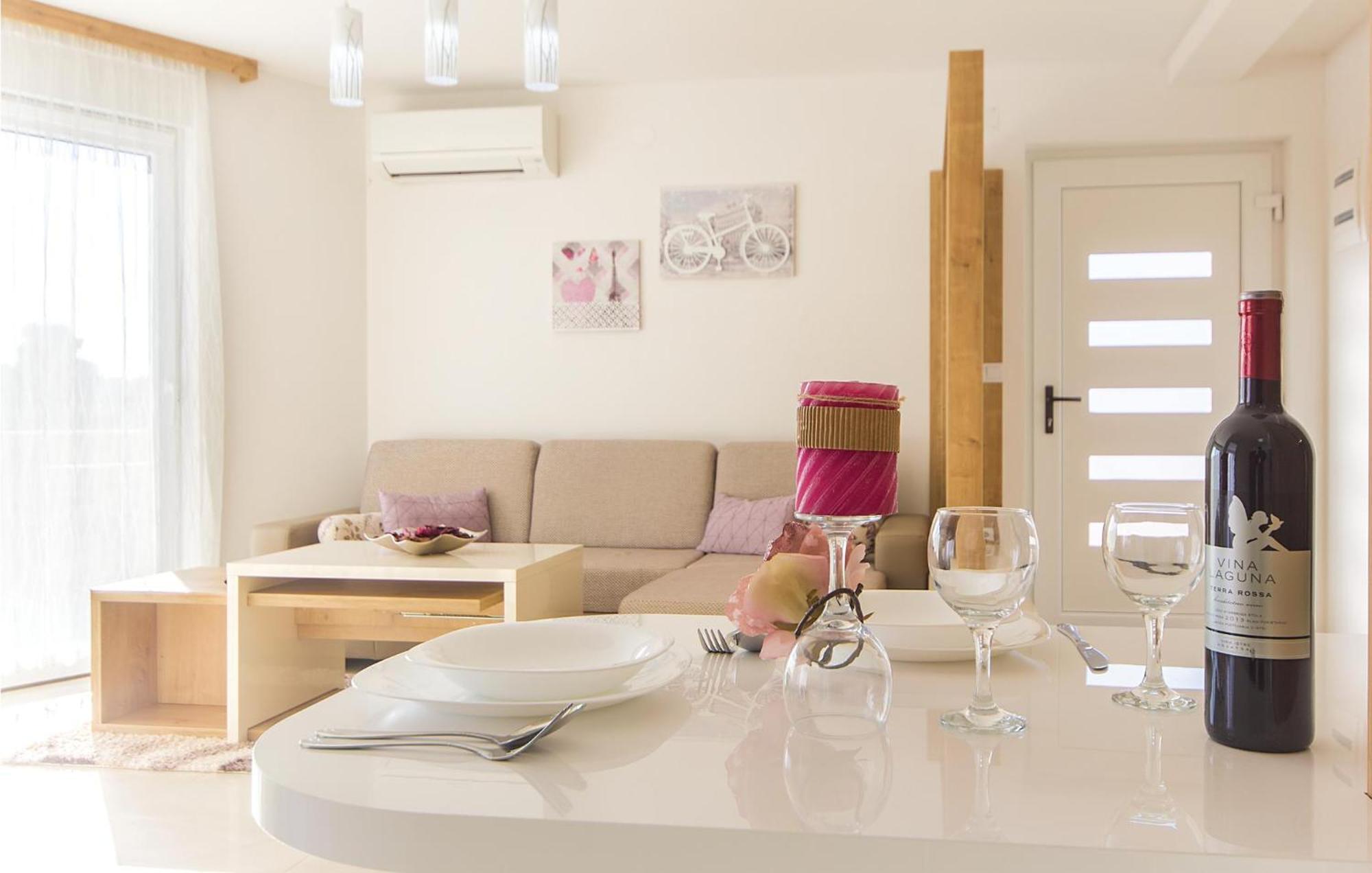 Lovely Apartment In Medulin With Kitchen Buitenkant foto